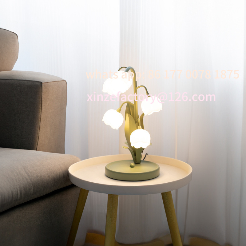 Decor Lighting Cy - Lampe de Table LED à fleurs